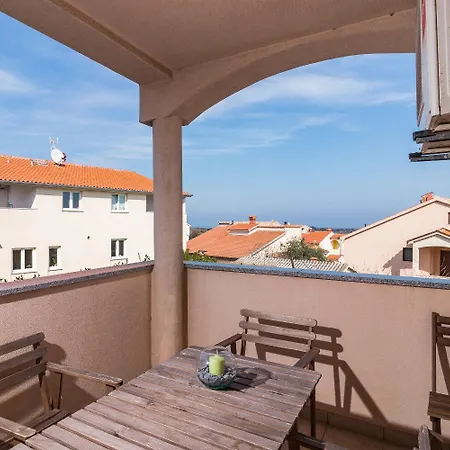 Appartement Robi 2 *