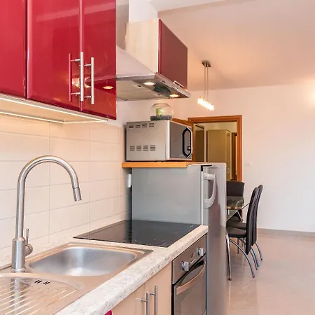 Appartement Robi 2 *